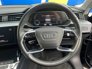 Audi e-tron 50 QUATTRO RS-PERFORMANCE // NEW 22" R - Image 4