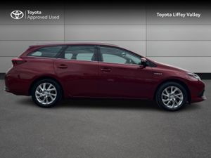 Toyota Auris HYBRID LUNA TOURING SPORTS - Image 3