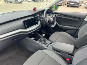 Skoda Octavia Ambition Combi 2.0tdi 115HP Manual - Image 3