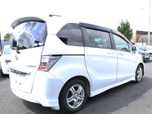 Honda freed 7 seater hybrid - Image 4