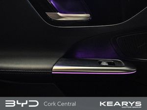 Mercedes-Benz C-Class C 300 E Phev AMG Line Premi - Image 4