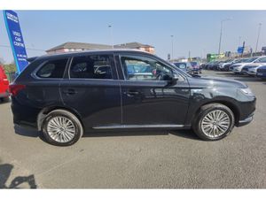 Mitsubishi Outlander 2.4 DYNAMIC PETROL PLUG-IN HY - Image 4
