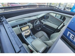 LAND ROVER RANGE ROVER 2.0 SPORT HSE **SUNROOOF** - Image 2