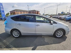 Toyota Prius 1.8 ALPHA AUTOMATIC **7 SEATER** PETR - Image 4