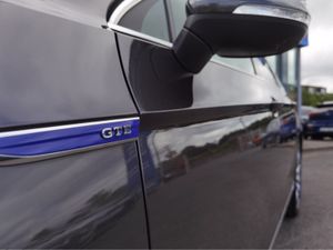 Volkswagen Passat 1.4 GTE ADVANCE DSG **HUGE SPEC! - Image 2