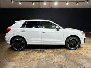 Audi Q2 1.0 TFSI AUTOMATIC RED INTERIOR - Image 3