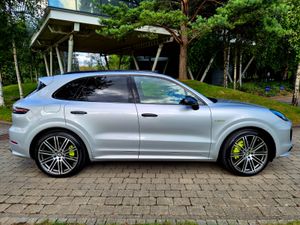 Porsche Cayenne 3.0 Platinium Edition E-hybrid - Image 2
