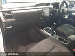 Toyota HiLux Invincible D-4d 4WD - Image 4