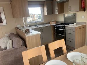 WHAT A TASTY 3 BED THIS IS - Image 4