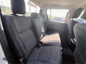 Toyota Hilux ACTIVE D-4D 4WD DCB - Image 3