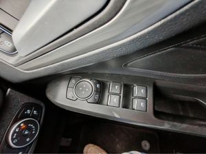Ford Focus TITANIUM TDCI - Image 4
