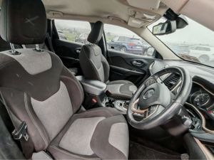 Jeep Cherokee 2.0 DSL LONGITUDE FWD 140HP 5DR - Image 3