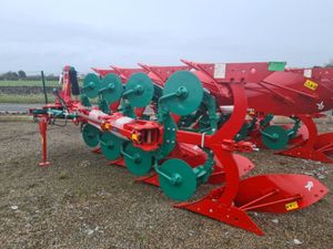 Kverneland Plough Market Leading Plough - Image 3