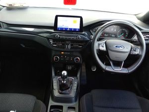 Ford Focus 1.0t Ecoboost Hybrid 125PS St-line - Image 2