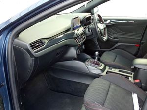 Ford Focus 1.0t Ecoboost Hybrid 125PS St-line - Image 4