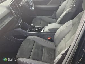 Volvo XC40 Fully Electric (231hp)  Pro  Pan Sunro - Image 4