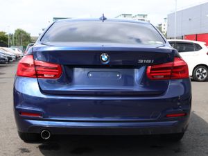 BMW 318I - Image 4
