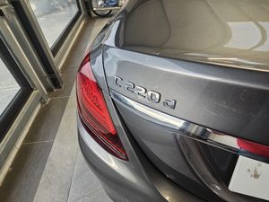 20 MERCEDES-BENZ  C220 D AMG LINE PREMIUM EDITION - Image 4