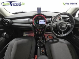 Mini Cooper 1.5 Automatic, Reversing camera - Image 4