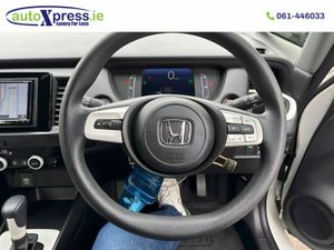 Honda Fit 1.5 e:HEV BASIC Automatic, Reversing cam - Image 4