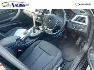 BMW 3-Series 320D Automatic, Reversing camera - Image 2