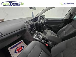 Volkswagen Golf 1.2 TSI Automatic, Reversing camer - Image 4