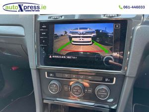 Volkswagen Golf 1.2 TSI Automatic, Reversing camer - Image 4