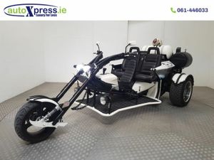 YAMAHA FZS Custom built exclusive peace of art - Image 4