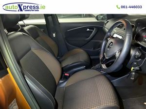 Volkswagen Polo 1.2 TSI Automatic, Reversing camer - Image 4