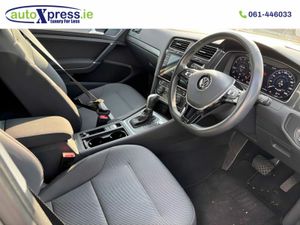 Volkswagen Golf 1.2 TSI Automatic, Reversing camer - Image 2