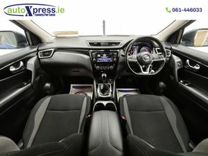 Nissan Qashqai 1.5 DSL SV DCT Automatic, Reversing - Image 2
