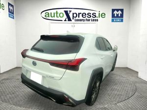 Lexus UX F Sport Automatic, Reversing camera - Image 3