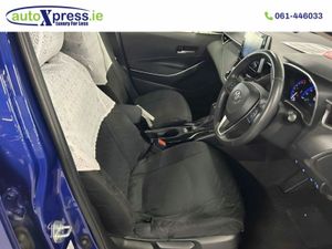 Toyota Corolla 1.8 HYBRID S Automatic, Reversing c - Image 2
