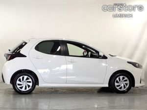 Toyota Yaris Hybrid - Image 2