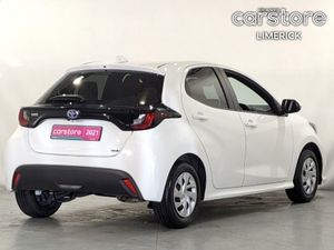 Toyota Yaris Hybrid - Image 3