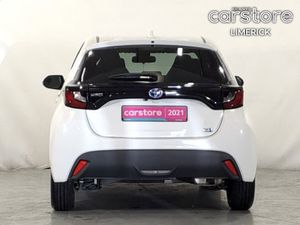 Toyota Yaris Hybrid - Image 4