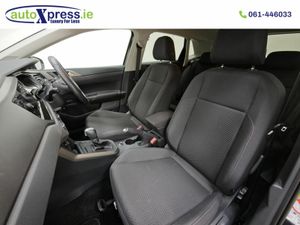 Volkswagen Polo 1.0 TSI Automatic, Reversing camer - Image 4
