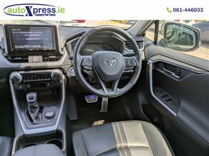 Toyota RAV4 2.5 4WD Hybrid Automatic, Reversing ca - Image 4