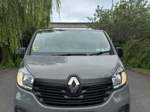 Renault Trafic 2015 LOW MILEAGE INCLUDES VAT - Image 2