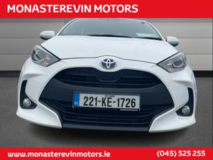 Toyota Yaris HYBRID LUNA 4DR AUTO - APPLE CARPLAY - Image 3