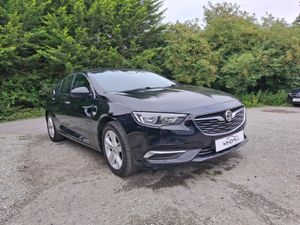 VAUXHALL INSIGNIA 2.0 TD GR SPORT TECHLINE2018(18) - Image 3