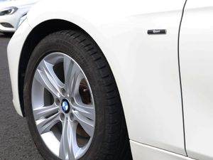 BMW 320i - Image 4
