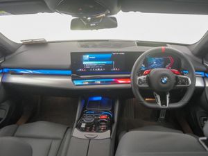 BMW M5 Saloon - Image 4