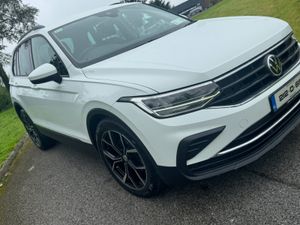 Volkswagen Tiguan 2021 2.0 tdi manual - Image 3