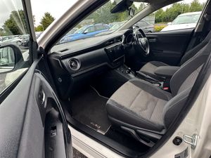 Toyota Auris 2018 - Image 4