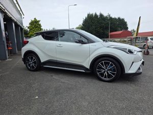 Toyota C-HR SOL Hybrid 4DR Auto - Image 2