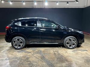 Honda Vezel 1.5 HYBRID AUTOMATIC - HALF BLACK LEAT - Image 3