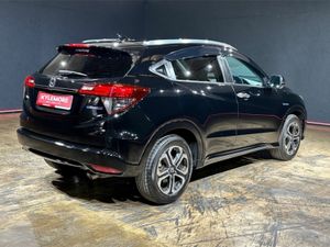 Honda Vezel 1.5 HYBRID AUTOMATIC - HALF BLACK LEAT - Image 4
