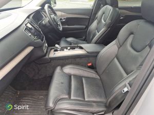 Volvo XC90 T8  plug In Hybrid  Plus (dark Theme) - Image 3