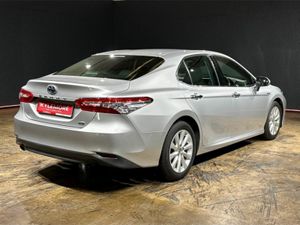 Toyota Camry 2.5 HYBRID AUTOMATIC - REVERSE CAMERA - Image 4